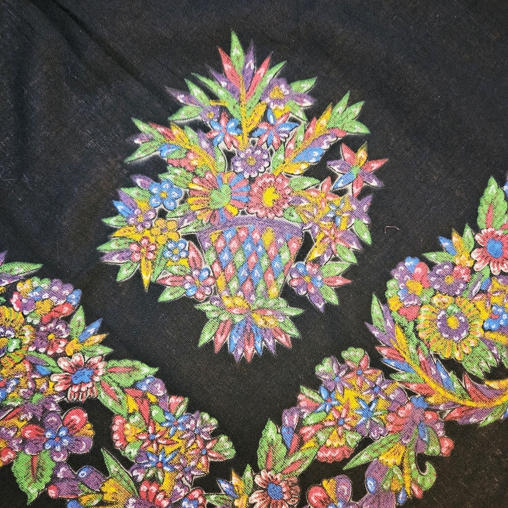 Vintage 70s Black Cotton Square Scarf/Shawl With Vibrant Printed Border Design - Picture 10 of 10